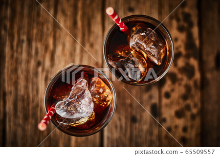 Close up glass of refreshing cola. 65509557