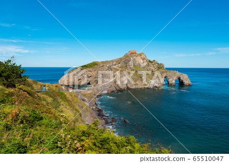 View of Gaztelugatxe in Cape Matxitxako View of Gaztelugatxe in Cape Matxitxako 65510047