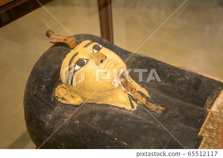 Tutankhamen's Coffin in Egyptian 65512117