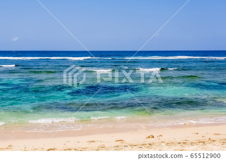 View on Melasti beach on Bali, Indonesia 65512900