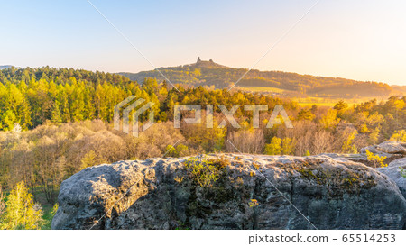 Trosky castle ruins. Two towers of old medieval castle on the hill. Landscape of Bohemian Paradise, Czech: Cesky raj, Czech Republic 65514253