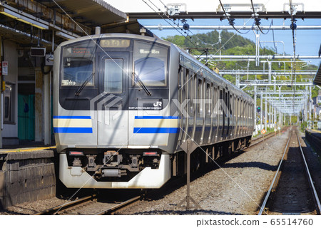 Yokosuka Line [E217 series] Higashizushi Station 65514760