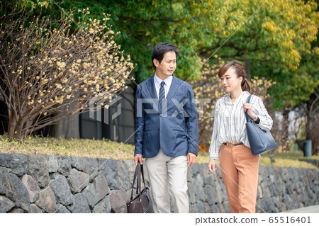 Casual business employee Casual business employee 65516401