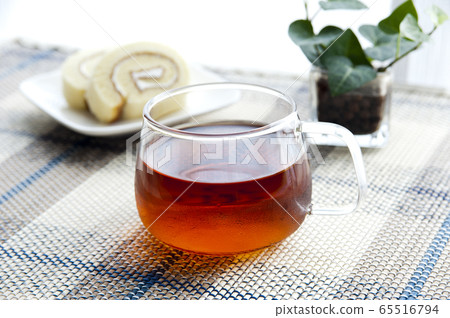 Tea and roll cake Tea and roll cake 65516794