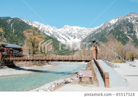 Kamikochi / Kappabashi and Hotaka Mountain Range (early May) Kamikochi / Kappabashi and Hotaka Mountain Range (early May) 65517328