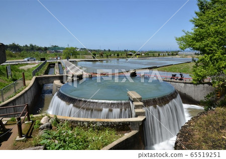 魚津市東山圓柱水箱據說是日本最美麗的 65519251