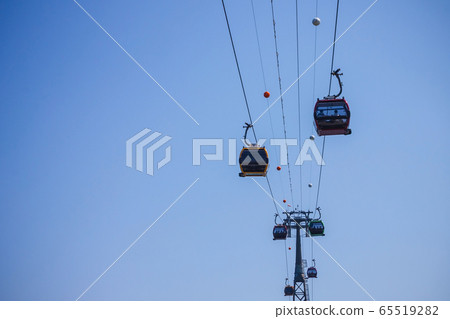 Comfort, easy way up. Comfort, easy way up. 65519282