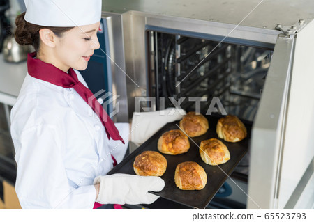 Bakery women 65523793