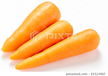 3根胡蘿蔔（白色背景） 65523987