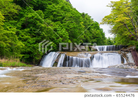 Fresh green Nametsu Otaki, Shiraishi River flow, Shichigajuku Town, Miyagi Prefecture 65524476