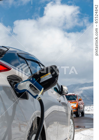 Plug-in hybrid PHV charging spot winter snow country snowy quick charging equipment EV QUICK CHARGE 65524842
