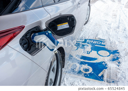 Plug-in hybrid PHV charging spot winter snow country snowy quick charging equipment EV QUICK CHARGE 65524845