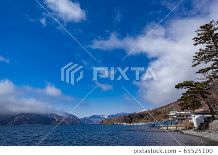 中禪寺湖冬季雪景 65525100