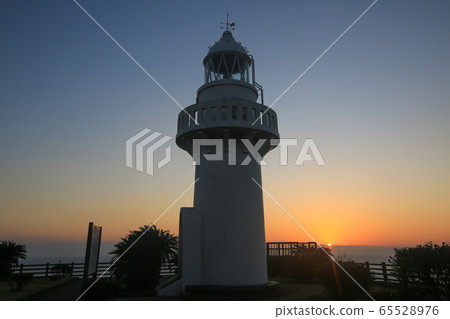 宮崎縣日向市清晨的日之島燈塔 65528976