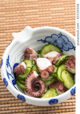 Octopus and cucumber vinegared 65530508