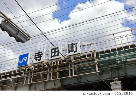JR Osaka Loop Line (Teradamachi Station) 65538916