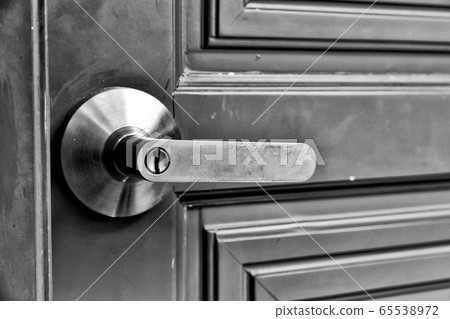 Door knob handle dirty cumulative with bacteria, Germ or virus spreading on public surface Door knob handle dirty cumulative with bacteria, Germ or virus spreading on public surface 65538972