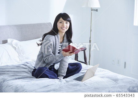 young woman young woman 65543343