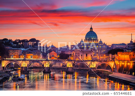St. Peter's cathedral at night, Rome St. Peter's cathedral at night, Rome 65544681
