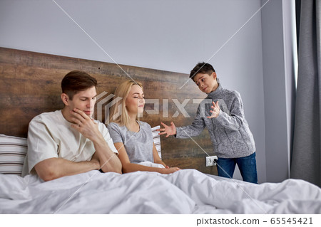son ask parents to stop quarreling at home son ask parents to stop quarreling at home 65545421