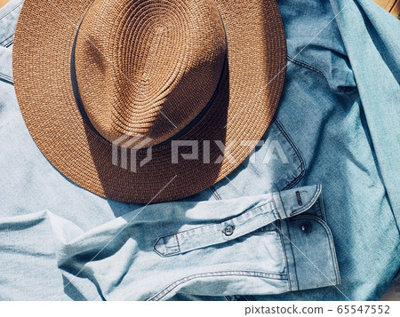 Fedora and blue shirt, spring and summer clothing, hats 65547552
