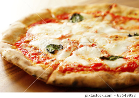 Pizza margarita 65549958