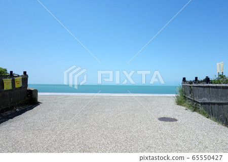 進入湛藍的大海 65550427