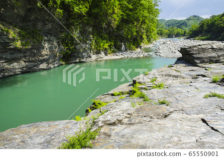 新鮮的綠色長g谷風景 新鮮的綠色長g谷風景 65550901