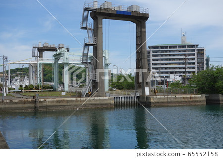 Shimonoseki fishing port lock gate (Panama style canal) Shimonoseki fishing port lock gate (Panama style canal) 65552158