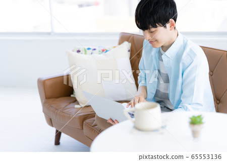 Male remote work computer Male remote work computer 65553136