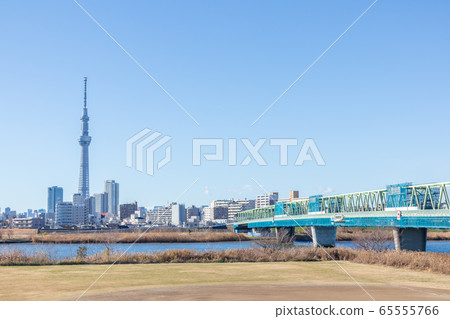 Tokyo Sky Tree and Kine River Bridge 65555766