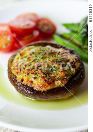 Jumbo mushroom grill 65556319