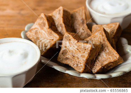 紅糖核桃麵包丹麥糕點麵包 65556865