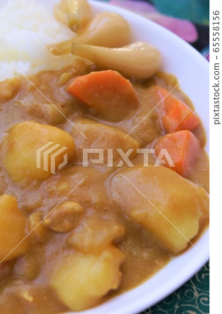 咖哩加了很多醋rakkyo咖哩,我家的健康食品,背景 咖哩加了很多醋rakkyo咖哩,我家的健康食品,背景 65558156