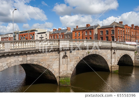 Mellows Bridge on River Liffey in Dublin 65558396