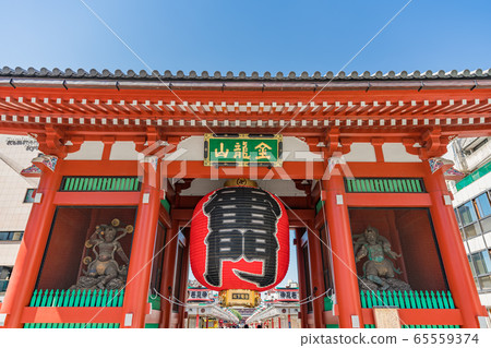 Great lantern of Kaminarimon, which was renewed after 7 years 65559374