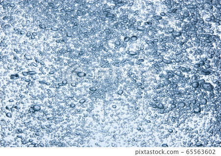 Carbonated water  65563602