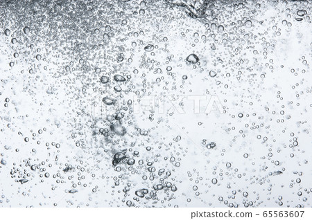 Carbonated water  65563607