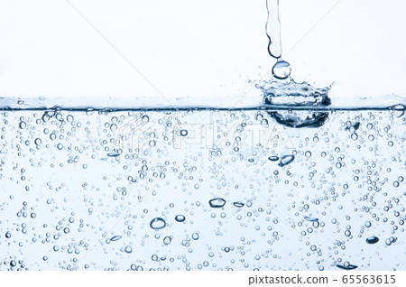 碳酸水 65563615