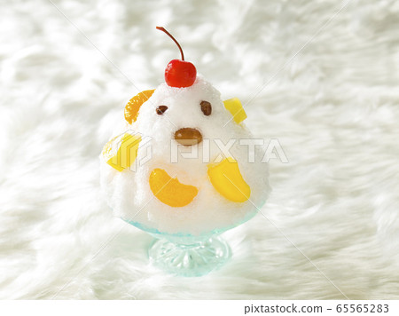Polar bear shaved ice E1 65565283