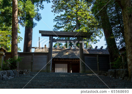 Ise Shrine in early summer Ise Shrine in early summer 65568693