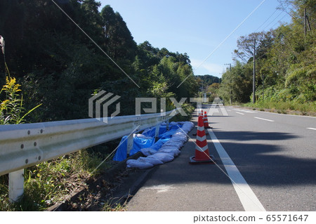 Typhoon damage 65571647