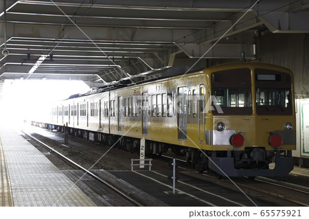 New 101 series in detention on Tokorozawa station side line New 101 series in detention on Tokorozawa station side line 65575921