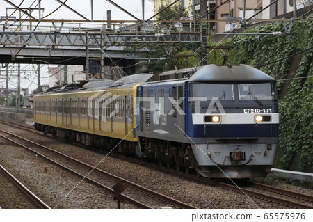 Seibu Railway New Series 101 (Shin-Akitsu Station) going through the Musashino Line Seibu Railway New Series 101 (Shin-Akitsu Station) going through the Musashino Line 65575976