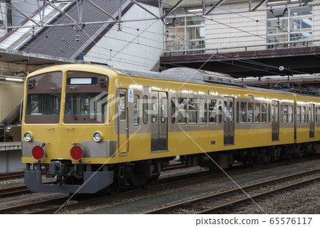 Seibu Railway New Series 101 stopped at Hachioji Station on the Chuo Line 65576117