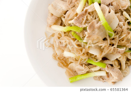 炒五花肉和魔芋 炒五花肉和魔芋 65581364