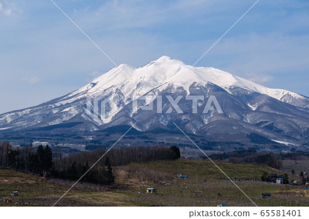 Tsugaru Fuji-Iwakiyama 65581401