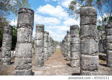 Mexico Chichen Itza Ruins Warrior Temple 65583111