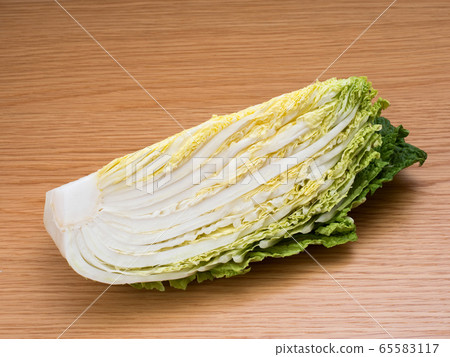 Cut chinese cabbage 65583117