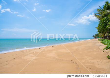no people on Bang Niang Beach Khaolak 65583611